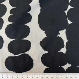 Cindy print viscose: Blurry black sand (QT) per 25 cm