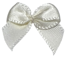 Strikje 25x25 mm satijn crème