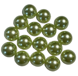 Lichtgroene halve bolletjes 11mm, 16 stuks