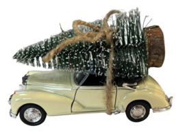 Auto met kerstboom; Mercedes Benz