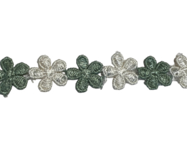 Kanten bloemetjes cremewit en oudgroen18 mm, per 4