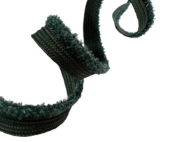 Paspelband/ pipingband fancy donkergroen (curlly), per 0,5 meter
