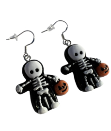 Oorbelletjes Halloween; skelet met pompoen