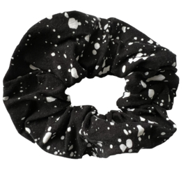 Scrunchie zwart met witte spetters