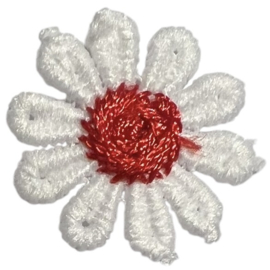 Bloemetje geborduurd wit/rood +/- 25 mm