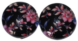 Glas cabochon 12mm zwart met paars-roze bloemetjes: per 2 stuks