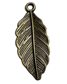 Bedeltje blaadje brons 31x13 mm, per stuk