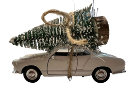 Auto met kerstboom; Volkswagen