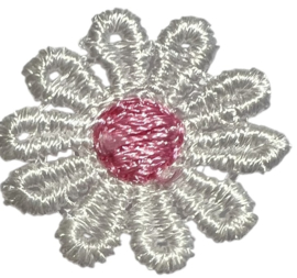 Bloemetje geborduurd wit/roze +/- 25 mm