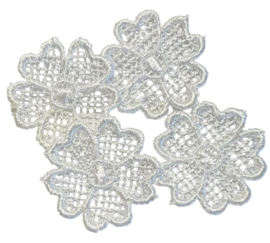 Bloemetje geborduurd wit  +/- 25 mm