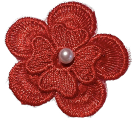 Bloem geborduurd rood met kraaltje 45mm