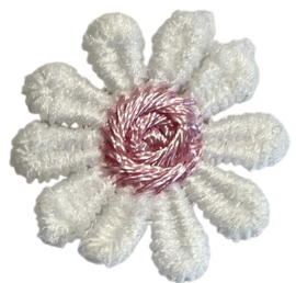 Bloemetje geborduurd wit- roze +/- 24 mm