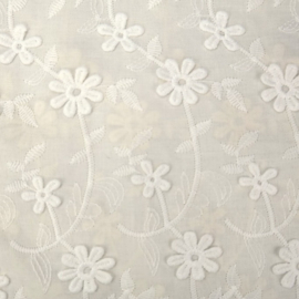 Katoen: Darling Daisy Embroidery offwhite, per 25 cm