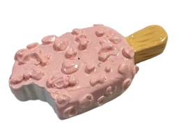Flatback ijsje met hap eruit, roze/wit