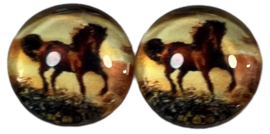 Glas cabochon 12mm paard bruin  in galop, per 2 stuks