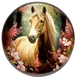 Glas cabochon 25mm: Paard in bos met bloemen