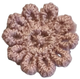 Bloemetje 16mm geborduurd oudroze