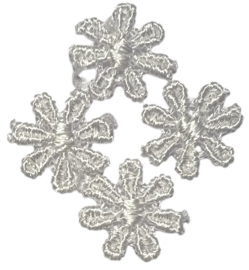 Kanten bloemetjes wit 13 mm, per 4