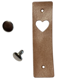 Kunstleer labeltje hartje 16x60 mm, bruin