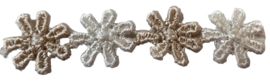 Kanten bloemetjes lichtbeige/creme 13 mm, per 4