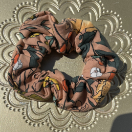 Scrunchie zalm gebloemd