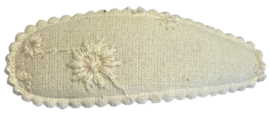 Kniphoesje +speldje ecru broderie, per stuk