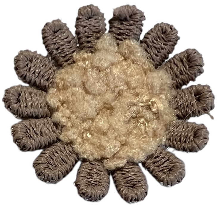 Bloemetje taupe/crème 25 mm