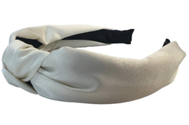 Haarband satijn stof met knoop: ivoor