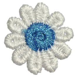 Bloemetje geborduurd wit/blauw +/- 25 mm