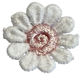 Bloemetje geborduurd wit- lichtroze +/- 24 mm
