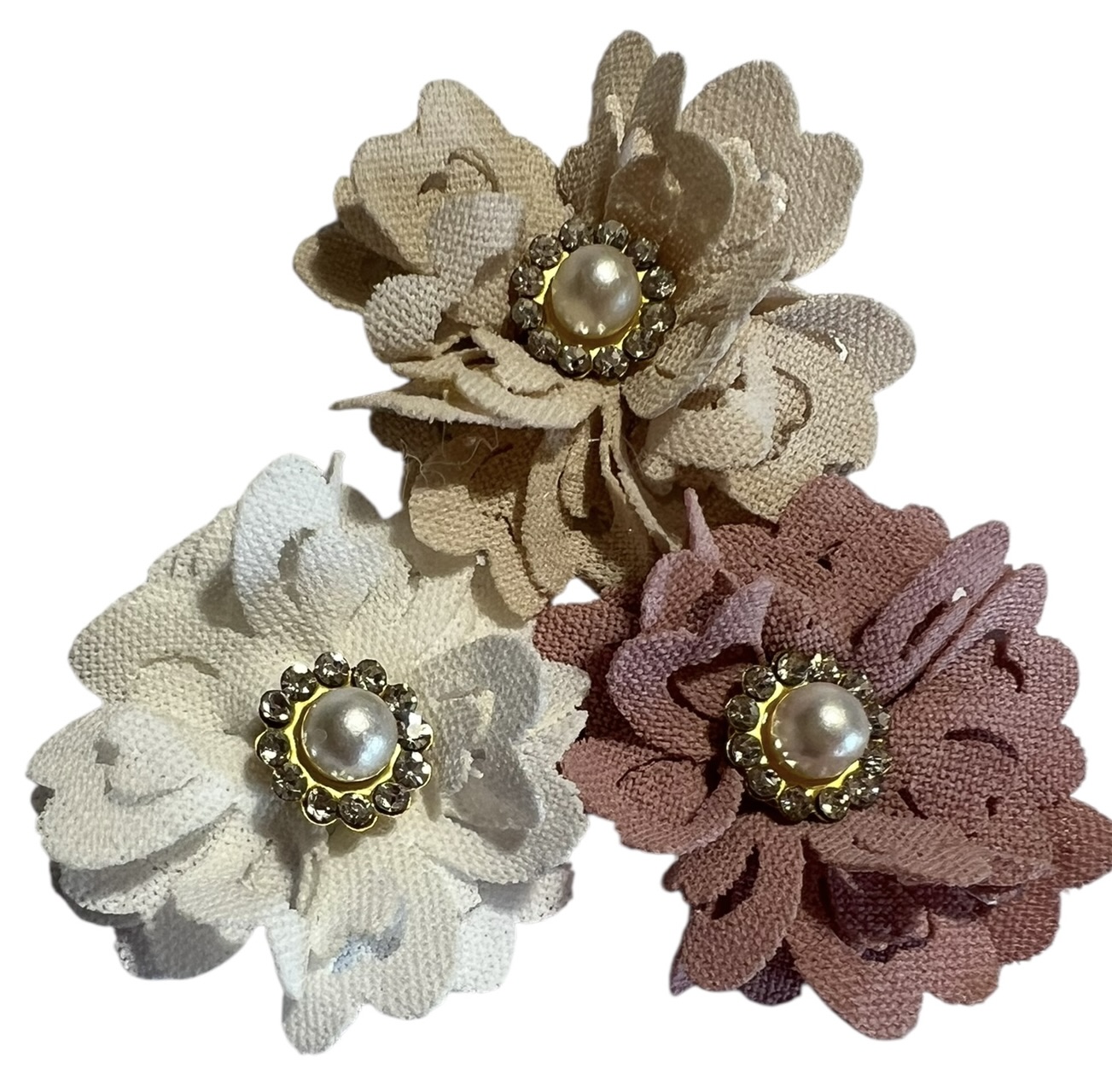 Stoffen bloem met blingetjes en pareltje 30mm lichtbeige