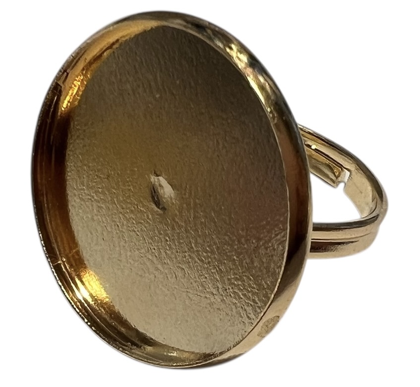 Ring dia 16 mm  kleur light gold met setting 20 mm, per stuk