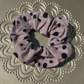 Scrunchie mauve/zwart gestipt