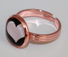 Verstelbare (kinder) ring rose gold dia ca 16 mm met cabochon setting 12mm.