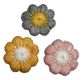 Geborduurd bloemetje 20 mm grijs/warmgeel