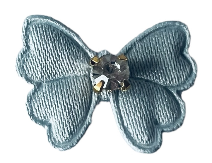 Vlindertje met steentje 22x18 mm lichtblauw
