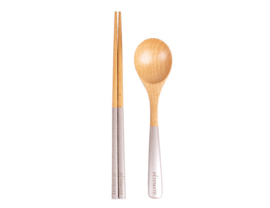 せいかつ Nippon Beechwood Spoon and Chopsticks Set with Colorful Handles Silver 22.5cm