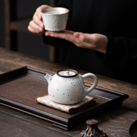 せいかつ Nippon Teapot / White with Gold and Silver Wire