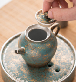 せいかつ Nippon Toki Tipotto Tea Pot (Green with Gold and Silver Wire)