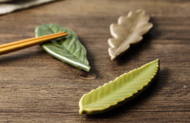せいかつ Japanese Chopstick Holder Gift Set (5ps leaves with bamboo storage box)