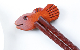 せいかつ Nippon Wooden Chopstick Holder Ingot Fish 6.5*3cm