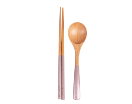 せいかつ Nippon Beechwood Spoon and Chopsticks Set with Colorful Handles Pink 22.5cm