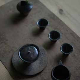 せいかつ Nippon Toki Handmade Covered Teacup Tedzukuri Ocha kappu Black (kuro 9.5*6cm 130ml)