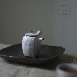 せいかつ Nippon Toki Handmade Tea Pot Tedzukuri Tipotto White (shiro 8.3*10.2cm 130ml)