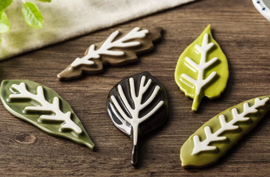 せいかつ Japanese Chopstick Holder Gift Set (5ps leaves with bamboo storage box)