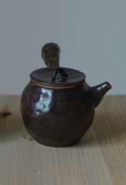 せいかつ Nippon Toki Handmade Tea Pot Tedzukuri Tipotto Black (kuro 7.2*8.5*12.5cm 150ml)
