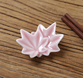 せいかつ Nippon Chopstick Holder (Pink Maple Leaves Kaede no ha 6ps)