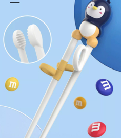 せいかつ Children Smart Training Chopsticks with Finger Cots Chicken