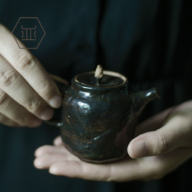 せいかつ Nippon Toki Handmade Tea Pot Tedzukuri Tipotto Black (kuro 7.6*10.5cm 120ml)