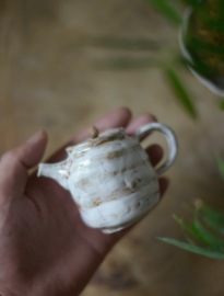 せいかつ Nippon Toki Handmade Tea Pot Tedzukuri Tipotto White (shiro 7.6*10.5cm 120ml)